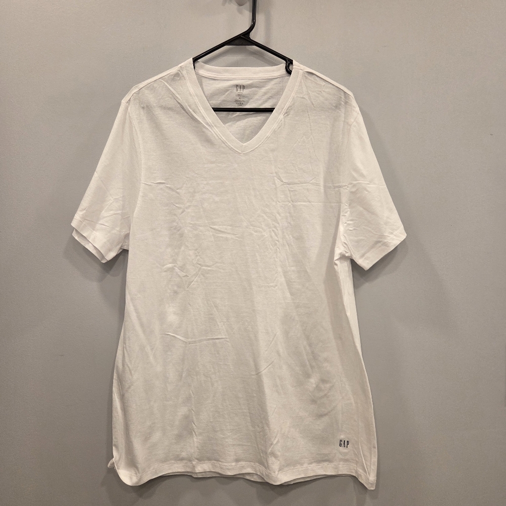 GAP V Neck White Classic Tee XL